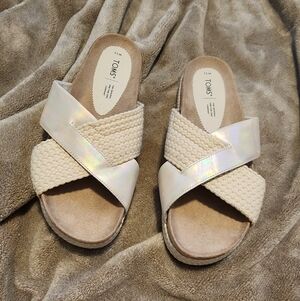 TOMS Women’s Paloma Slides – Iridescent Silver & Cream – Size 11